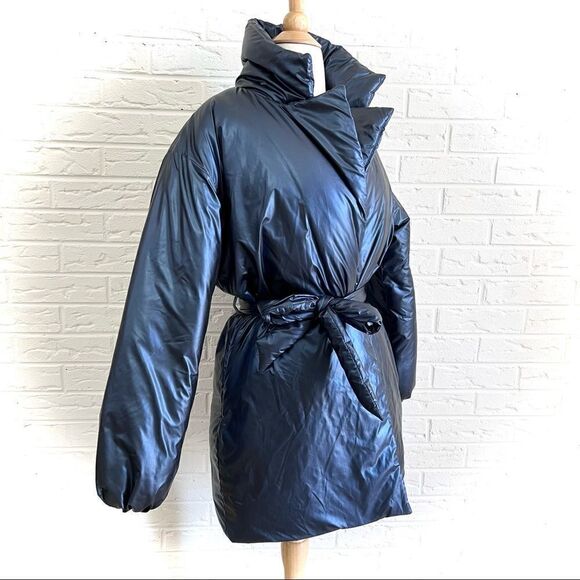 NWOT LOVERS + FRIENDS Calla Lily Belted Puffer Size Small - Picture 6 of 11